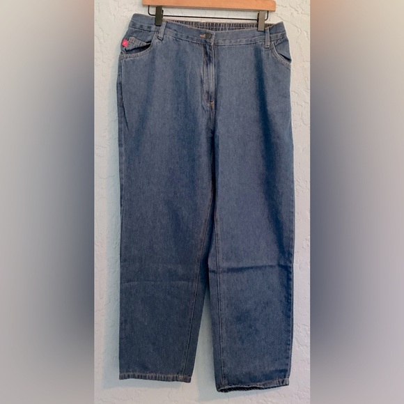 Woman Within Medium Blue Relaxed Jeans Classic Fit Jean (NWOT) - Picture 1 of 9